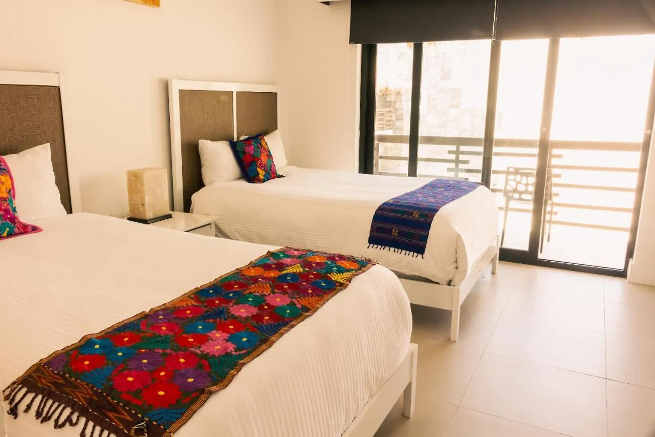 Aldea Thai Beachfront Condos プレヤデルカーメン 0*,