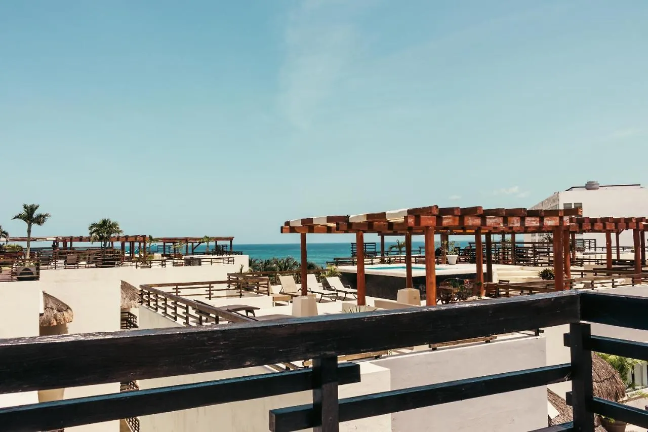 Aldea Thai Beachfront Condos プレヤデルカーメン