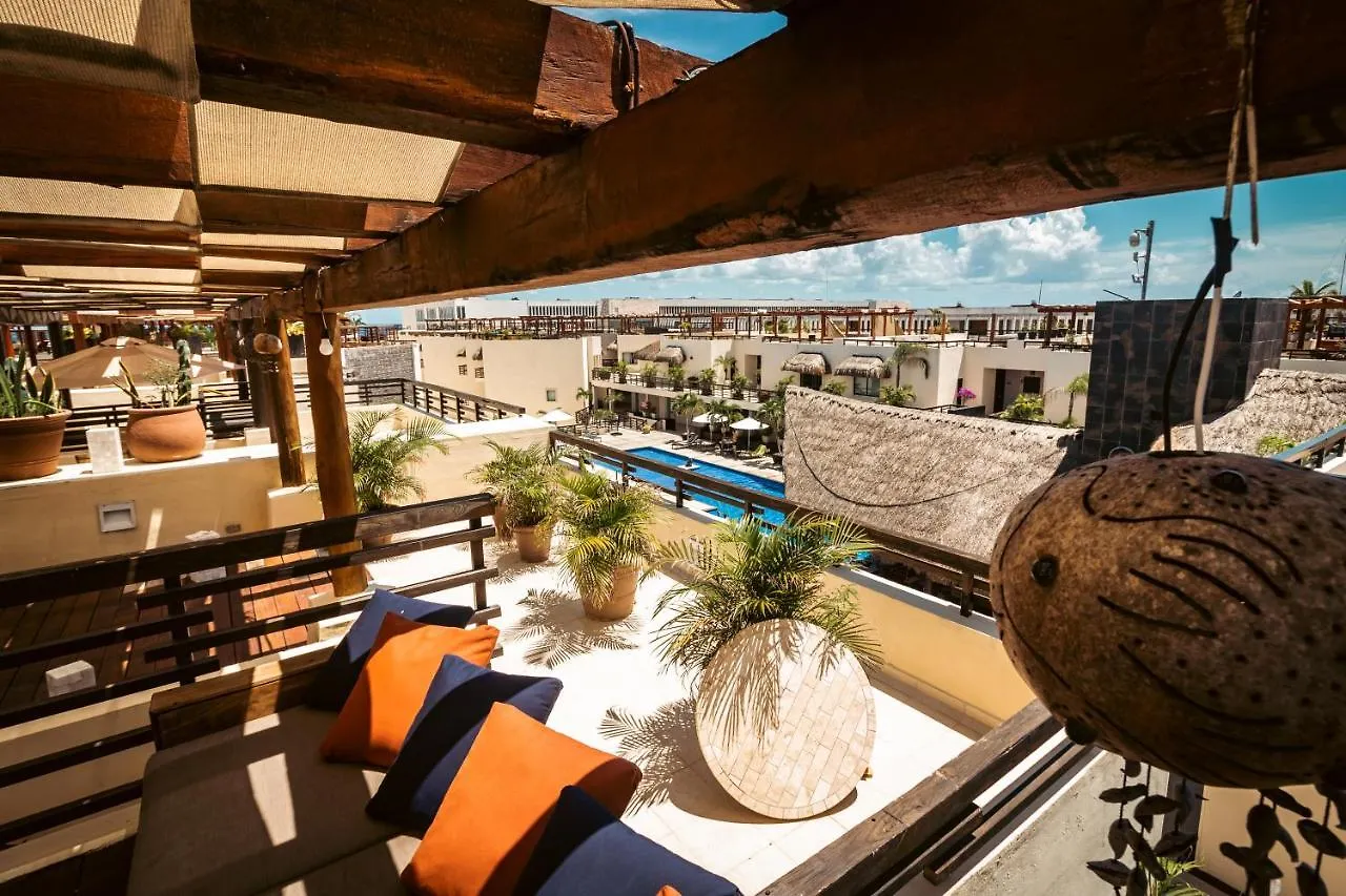Aldea Thai Beachfront Condos プレヤデルカーメン アパート