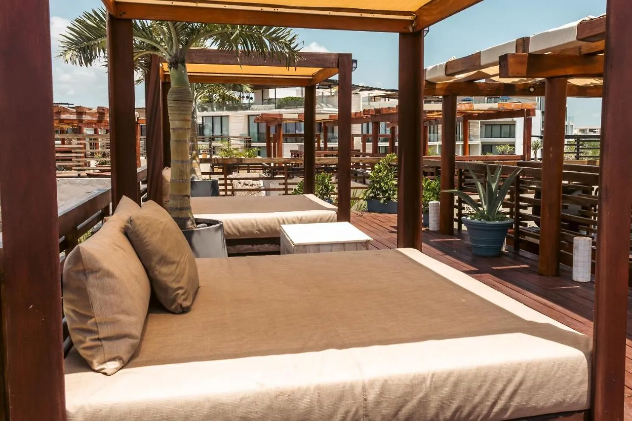 Aldea Thai Beachfront Condos プレヤデルカーメン