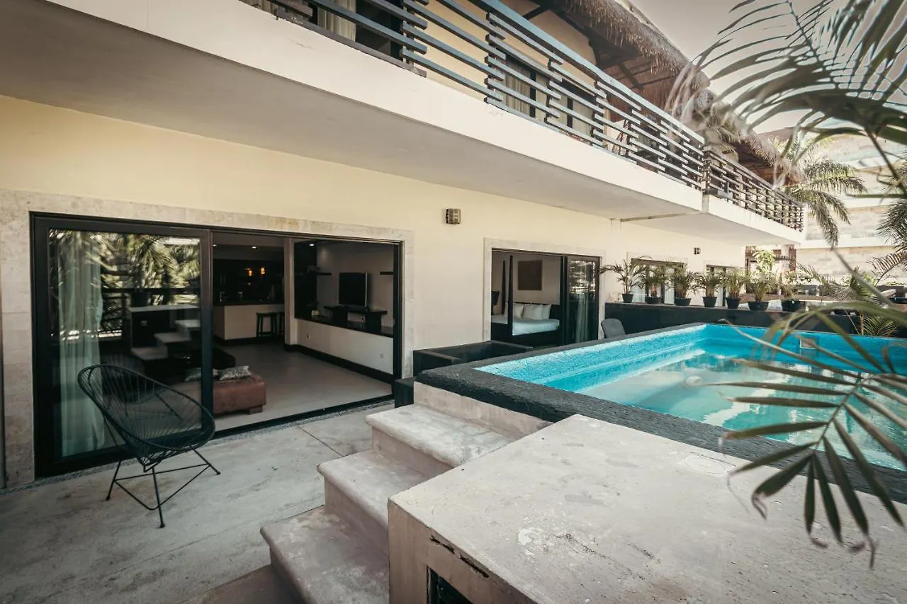 Aldea Thai Beachfront Condos Playa del Carmen 0*,